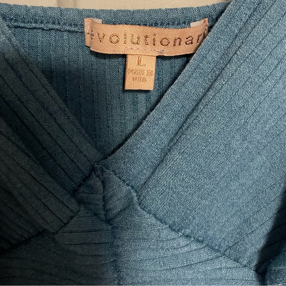 Blue top with adjustable spaghetti straps - Picture 3 of 4